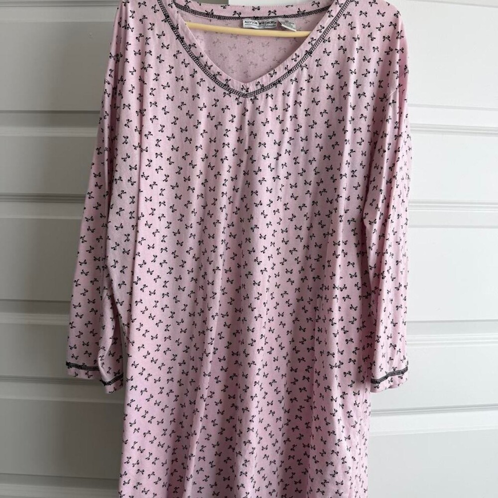 Allyson Whitmore pink cotton & polyester nightgown with black bow print, size 3X